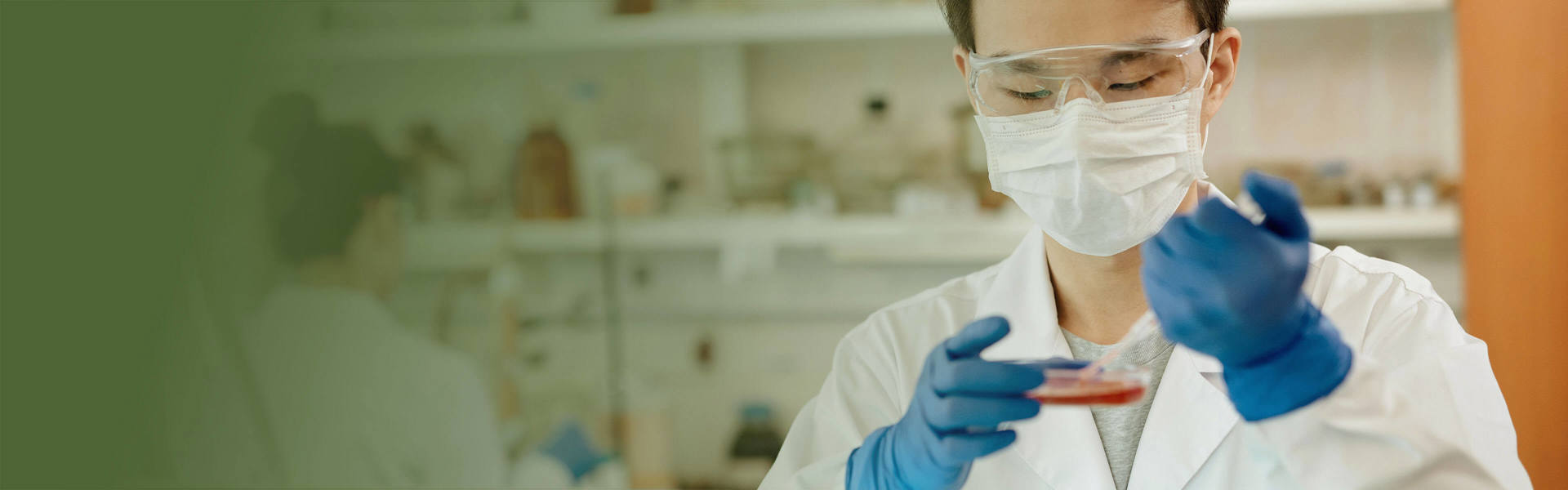 cinclus pharma header male scientist with pipette