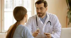 cinclus pharma male doctor consulting woman